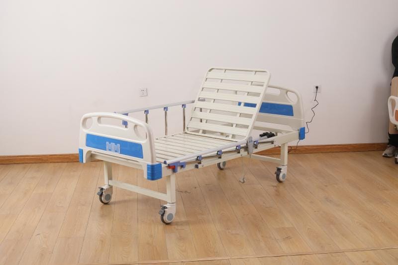 hospital bed side rails and mattress fit for reduced gaps